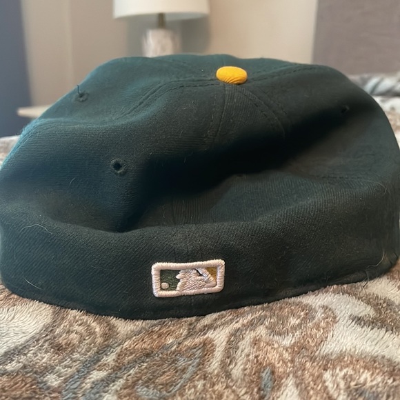 Athletic A’s fitted hat - Picture 2 of 3